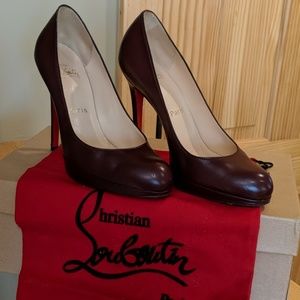 Christian Louboutin  Burgundy Pump 37